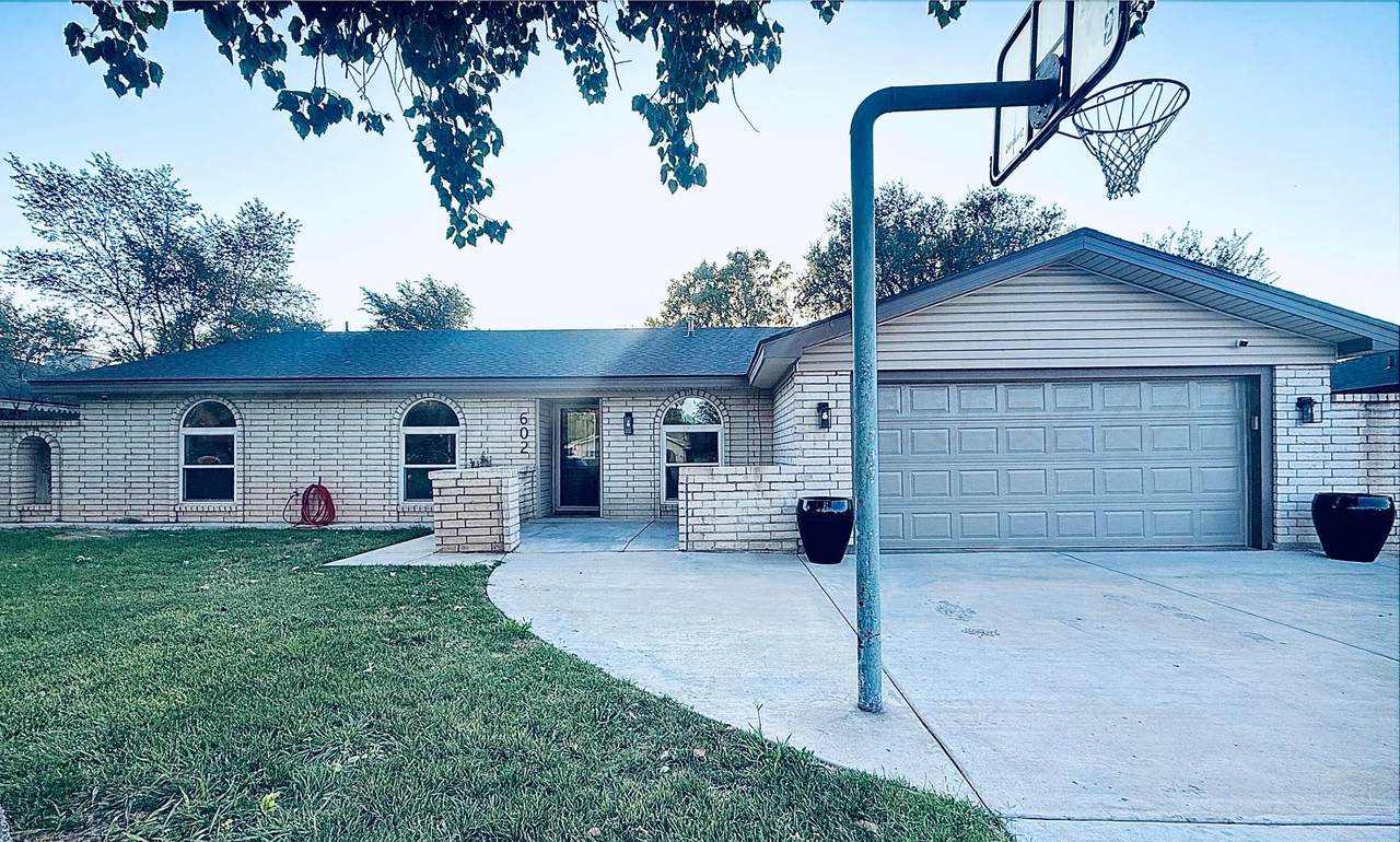 602 Forrest Drive - Photo 1