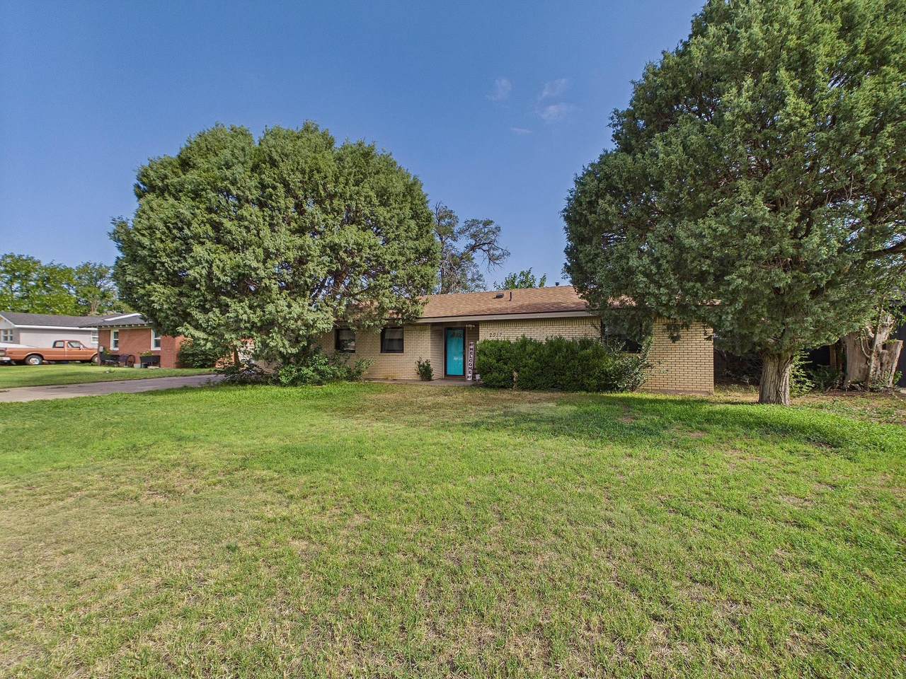 2517 9th Avenue - Photo 1