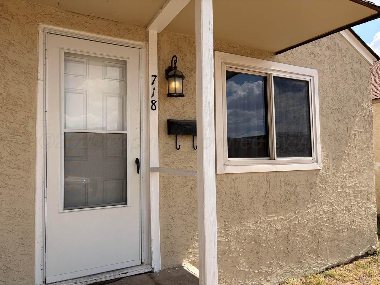 718 Deahl Street - Photo 1