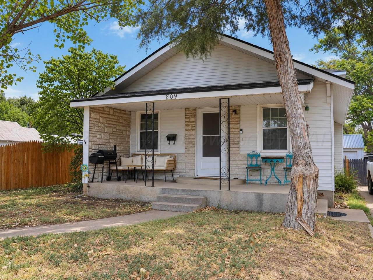 809 Conlen Avenue - Photo 1