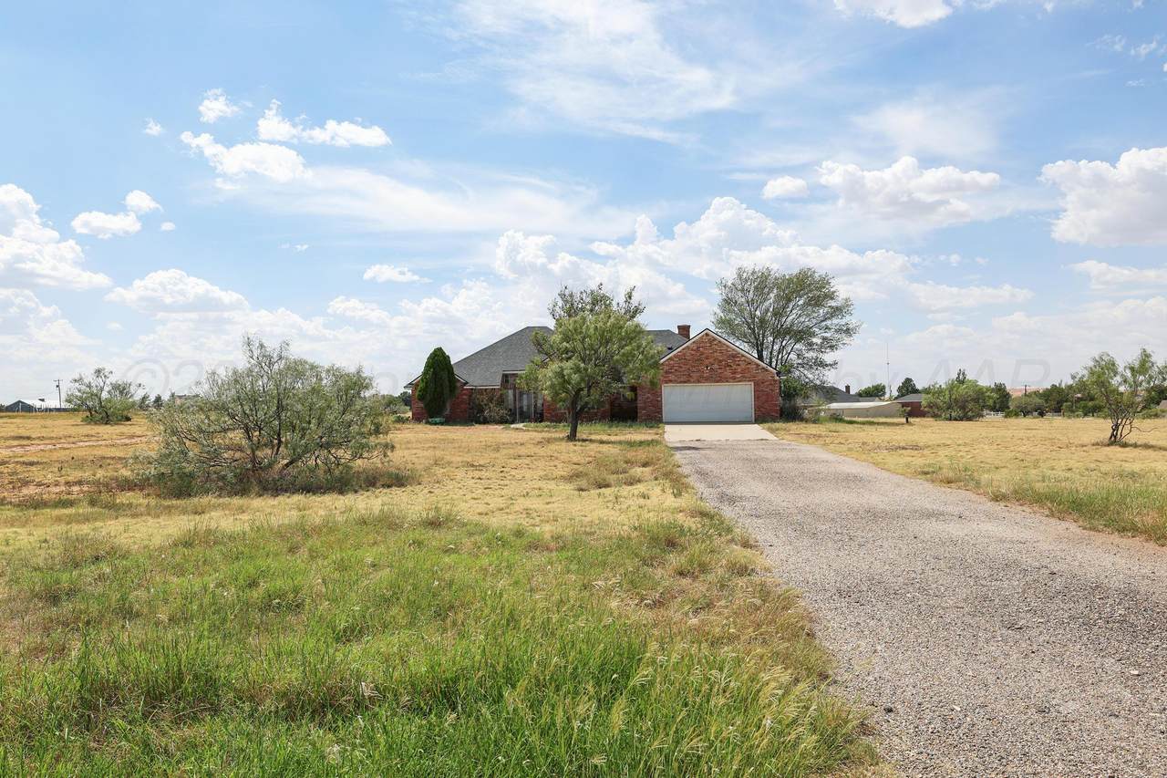 1401 Daws Drive - Photo 1