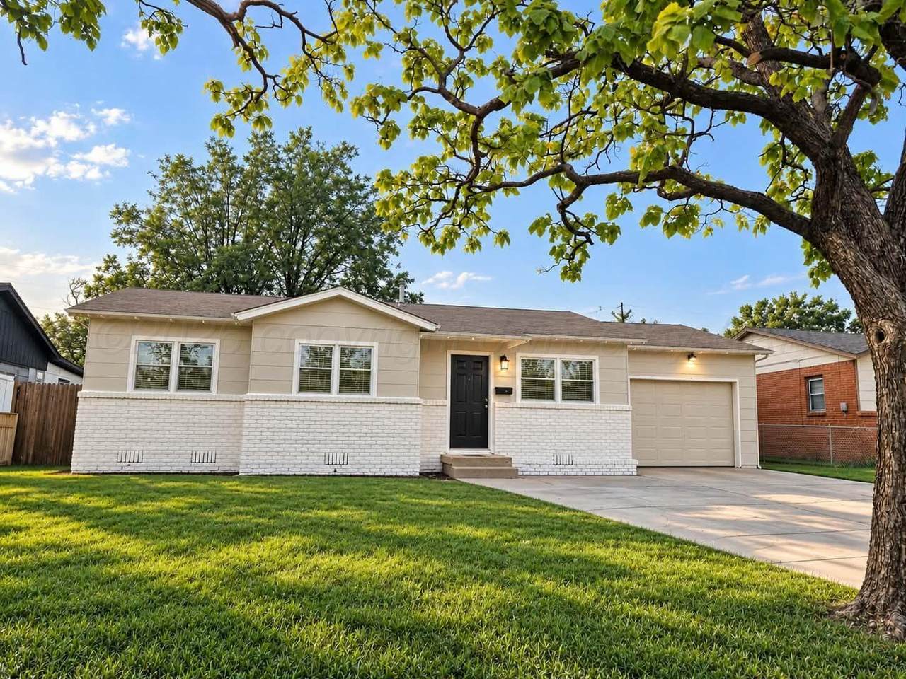 2722 Woodland Street - Photo 1