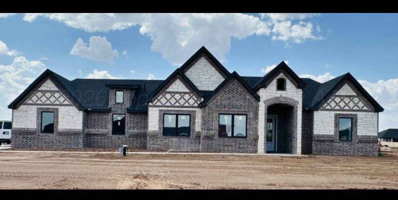 10040 Highland Springs - Photo 1