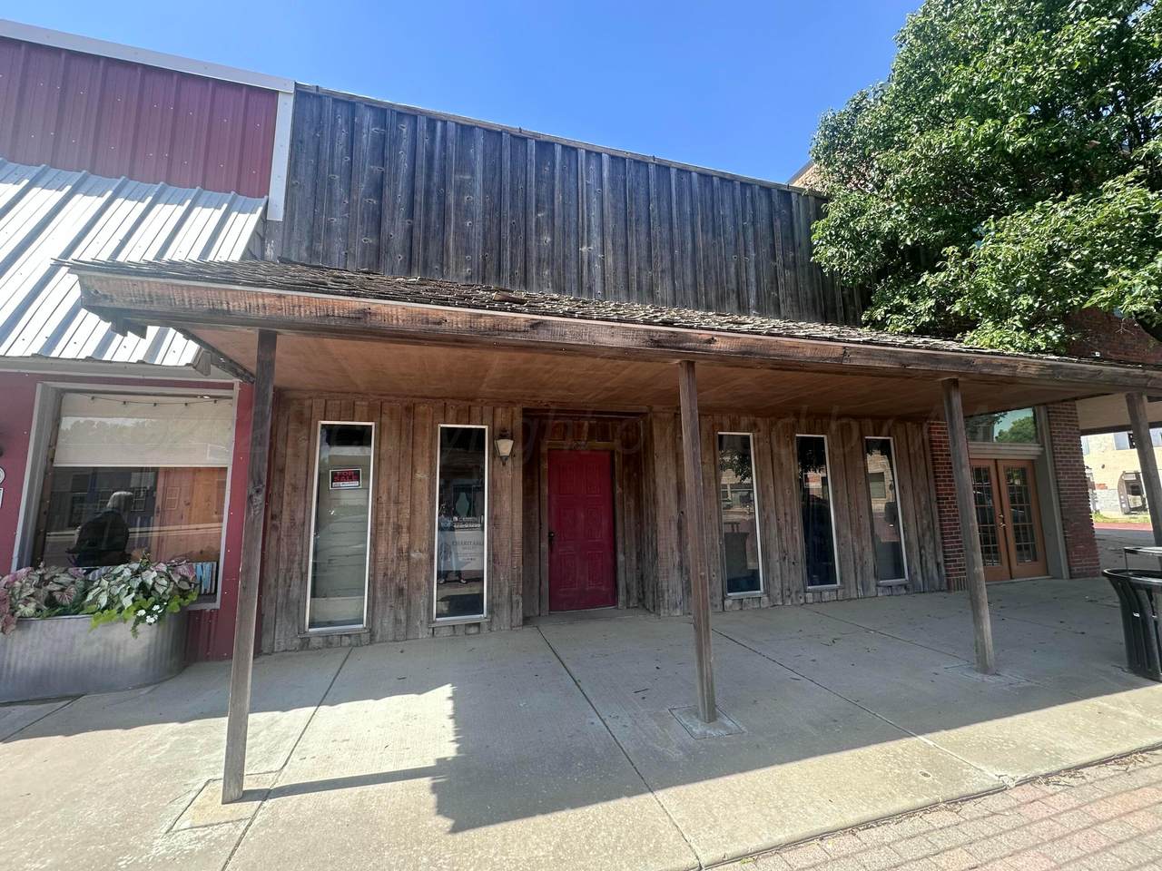 217 Main St, Panhandle, TX 79068