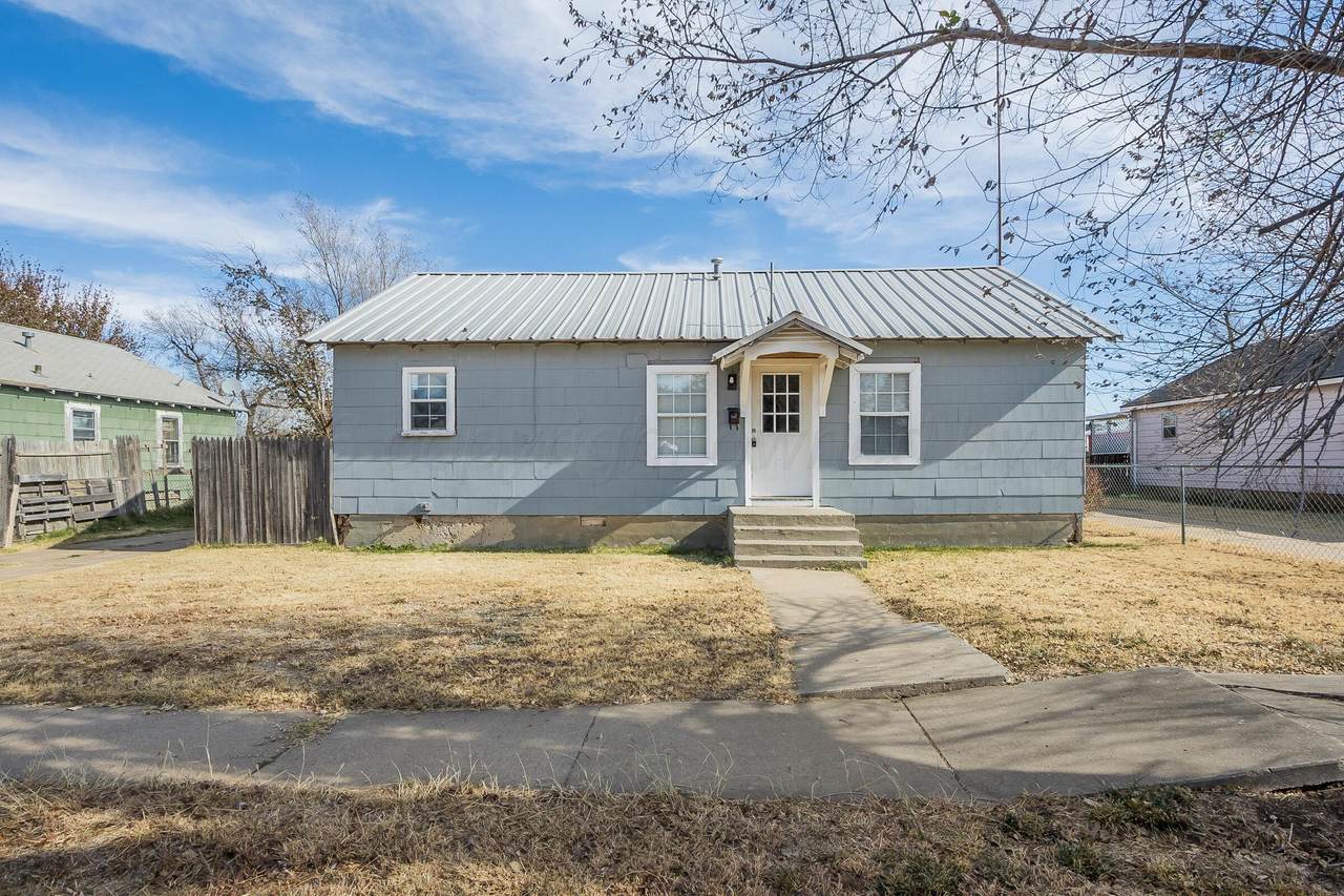 420 Nelson Street - Photo 1