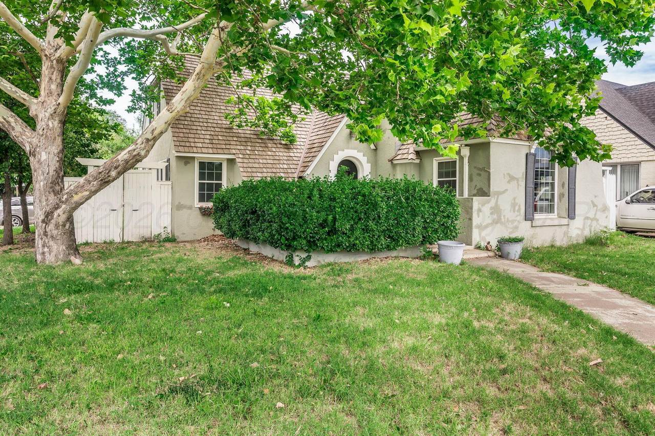 2422 Washington Street - Photo 1