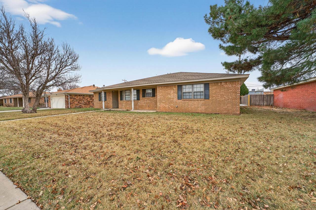  Address Not Published - Photo 1