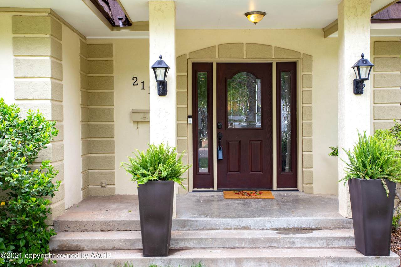2115 Hughes St - Photo 1