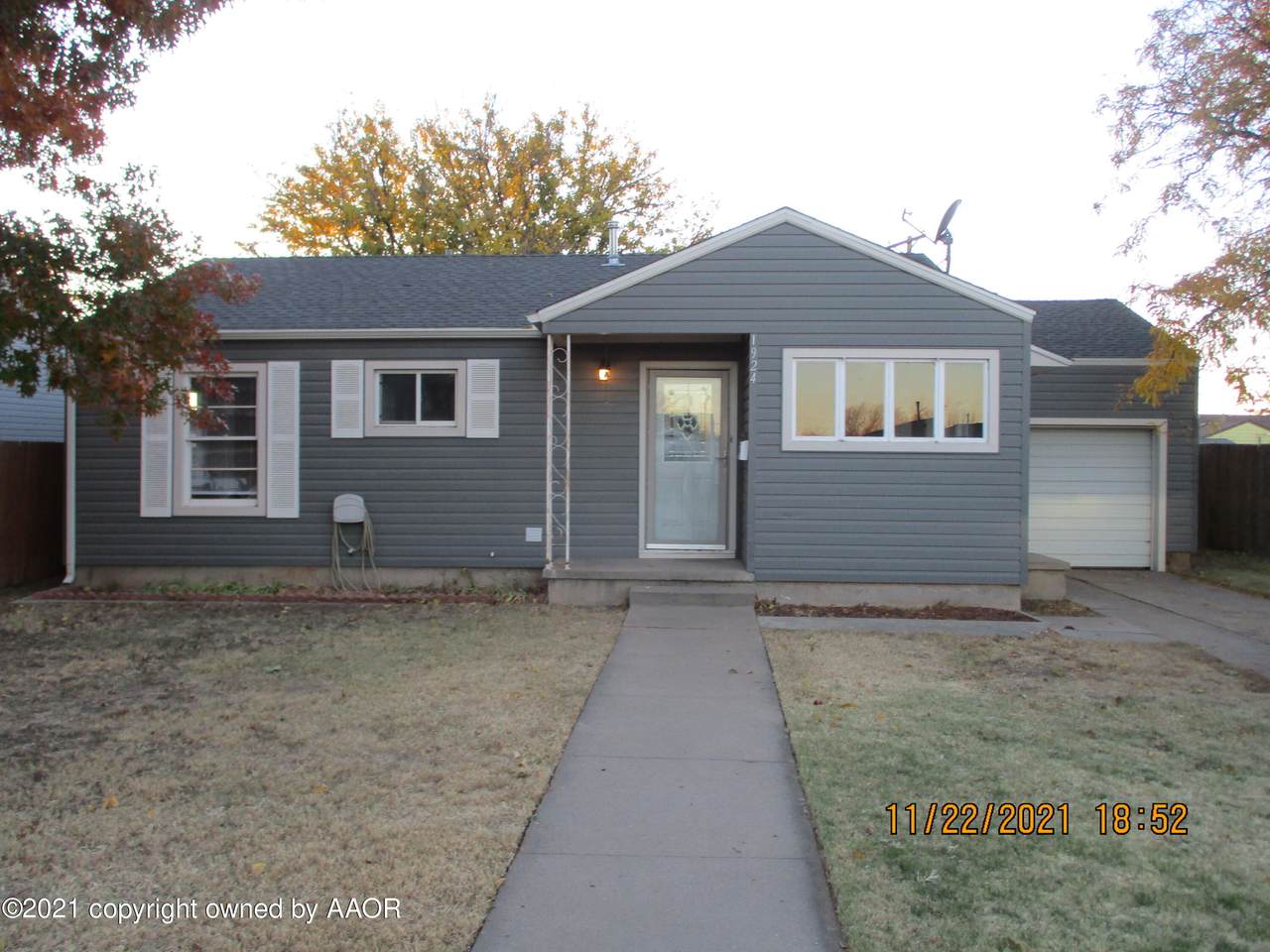 1924 Aspen St - Photo 1