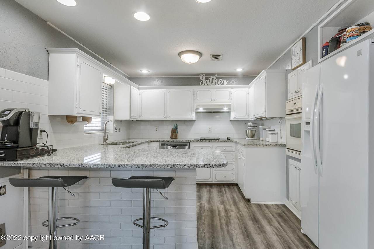 113 Armstrong Ave - Photo 1