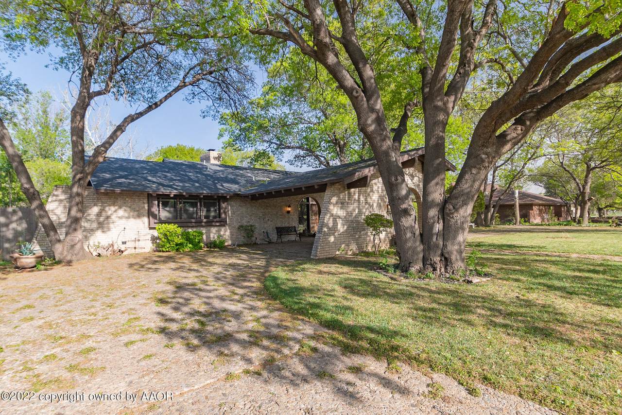 302 Carson Ave - Photo 1