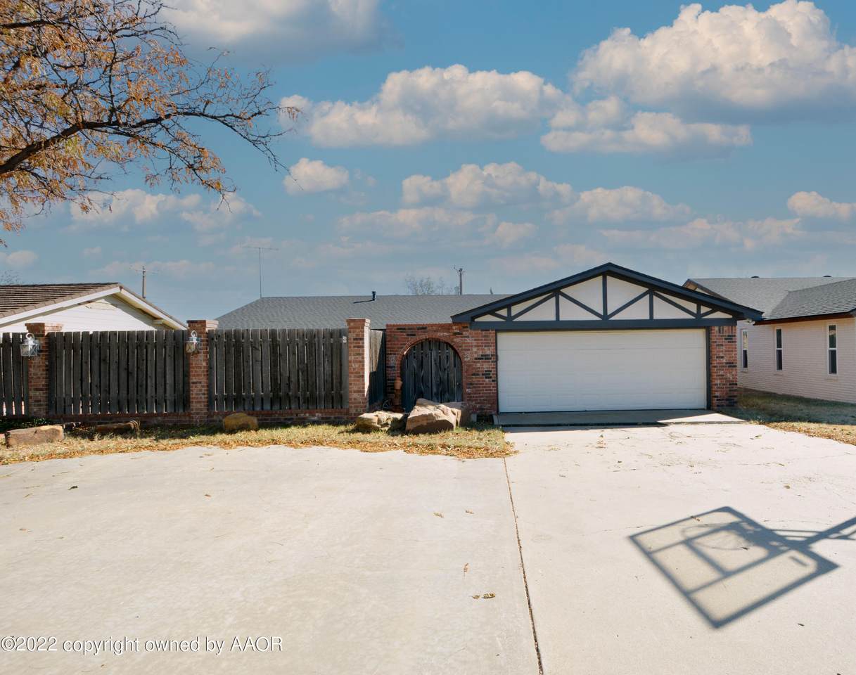 131 Broadmoor St. - Photo 1