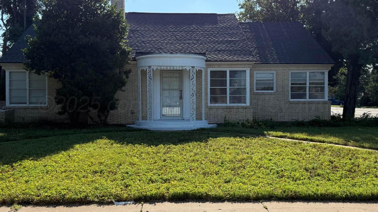 1000 Austin Street - Photo 1