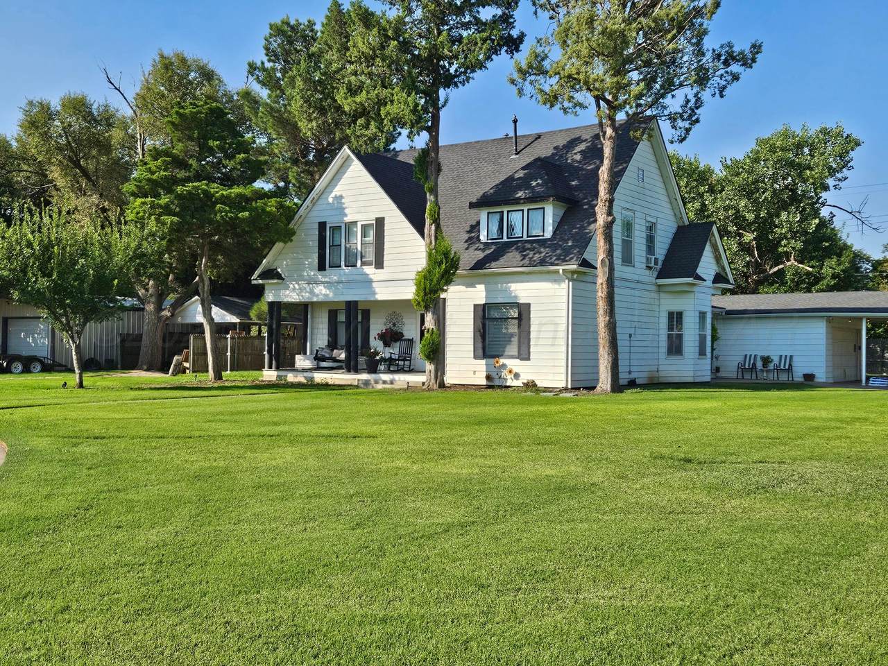 409 Franklin Avenue - Photo 1