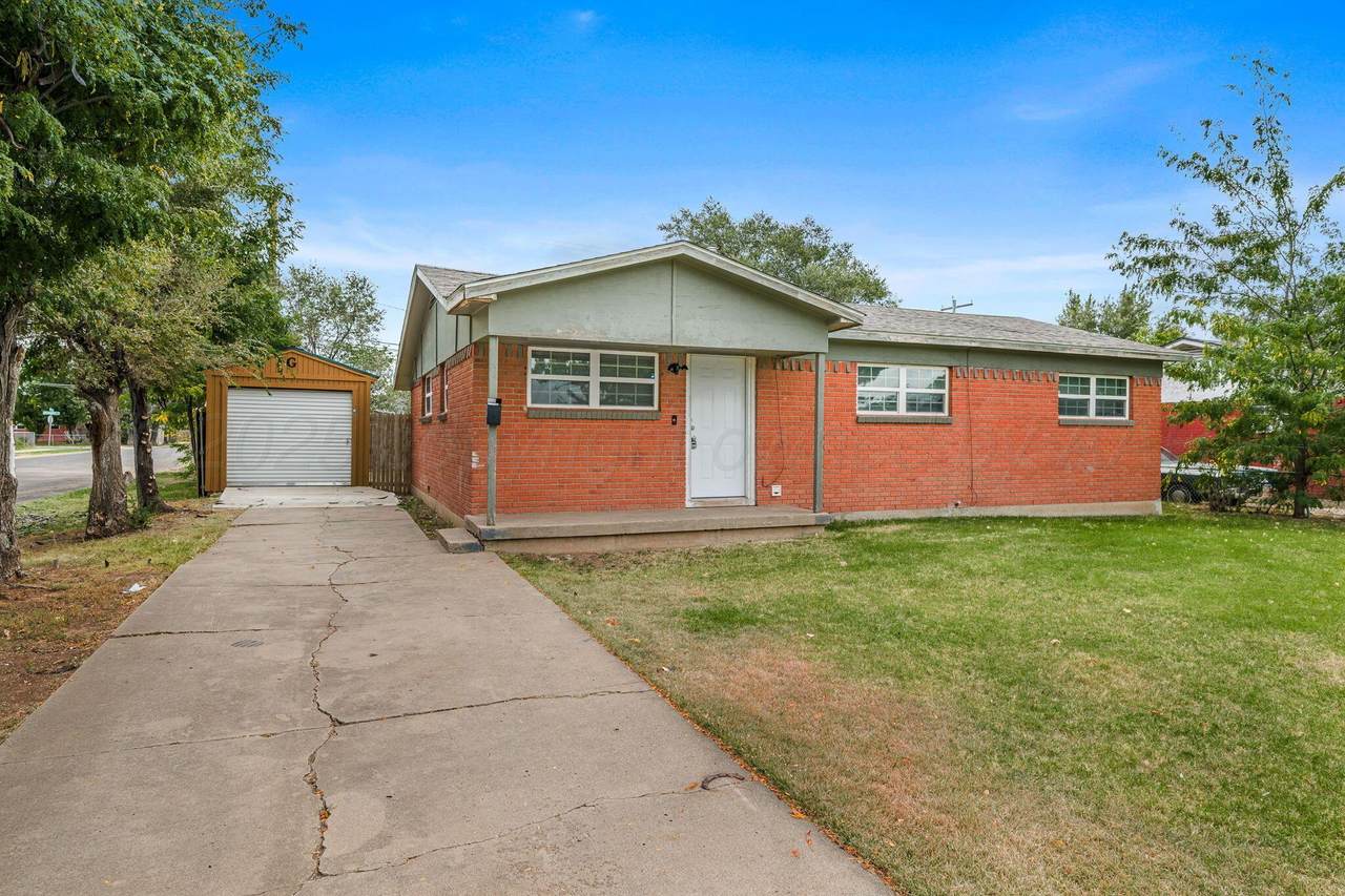 1424 Gardenia Street - Photo 1