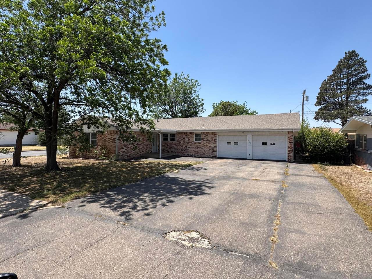 1901 Faulkner Street - Photo 1