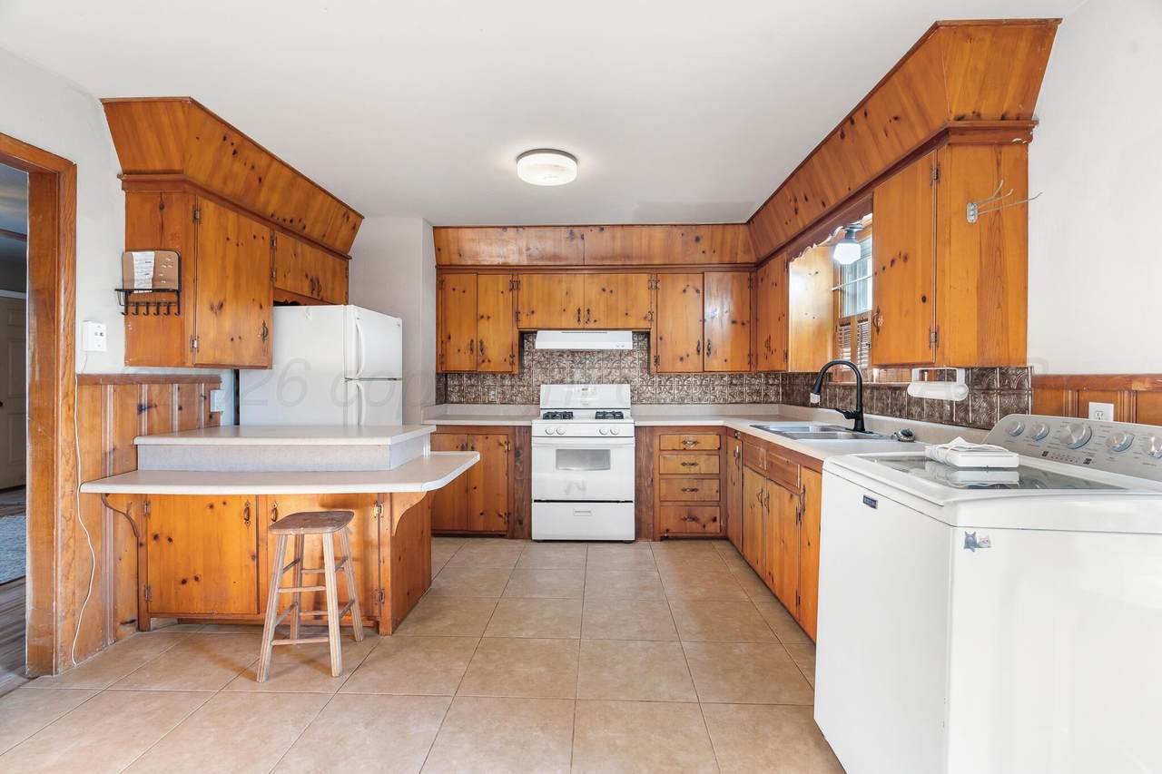 710 Roberts Street - Photo 1