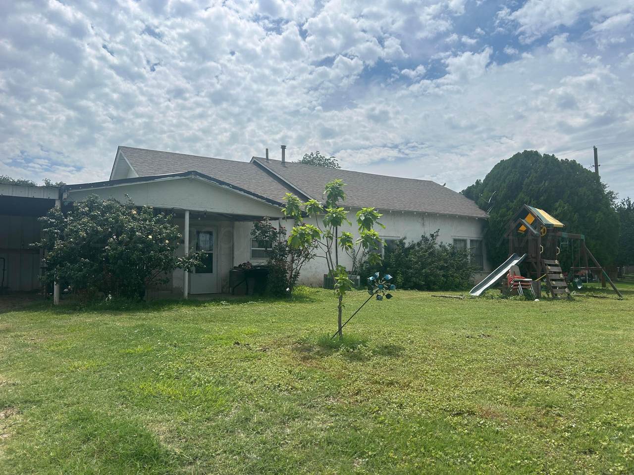 613 7th Street - Photo 1