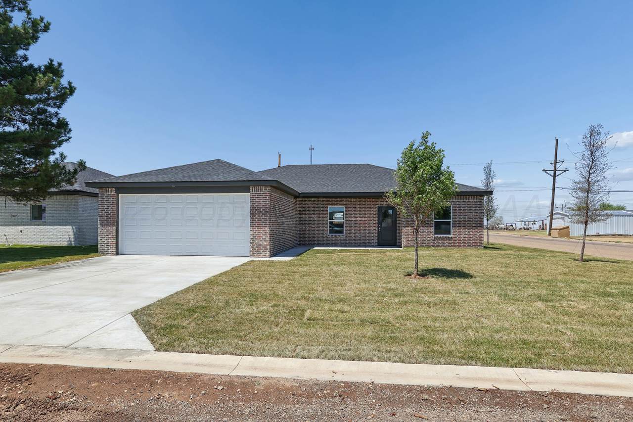 900 Maple - Photo 1