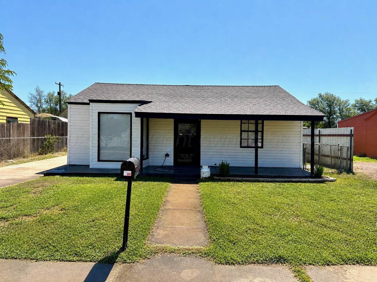 1412 Roosevelt Street - Photo 1