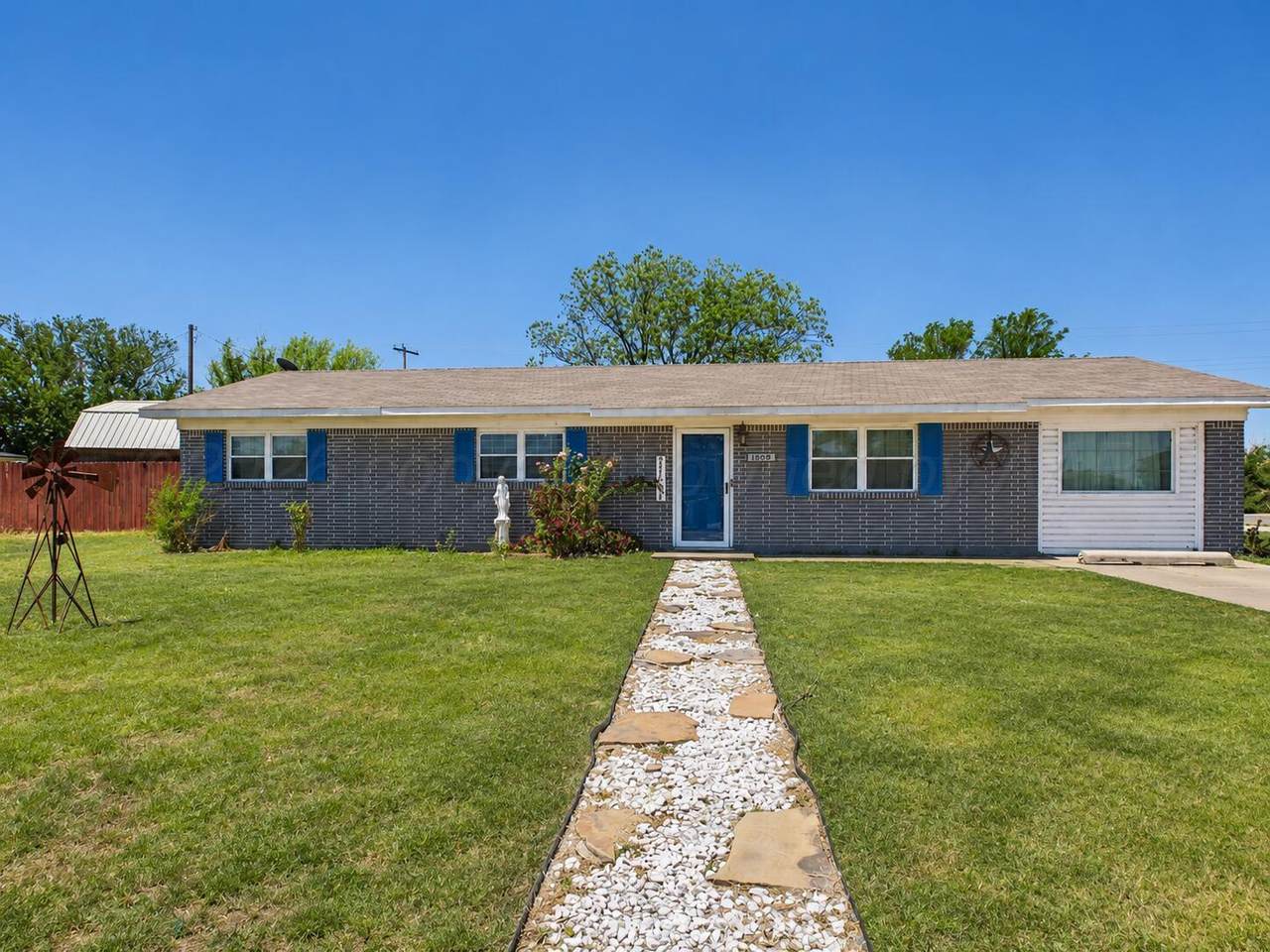 1000 Triangle Drive - Photo 1