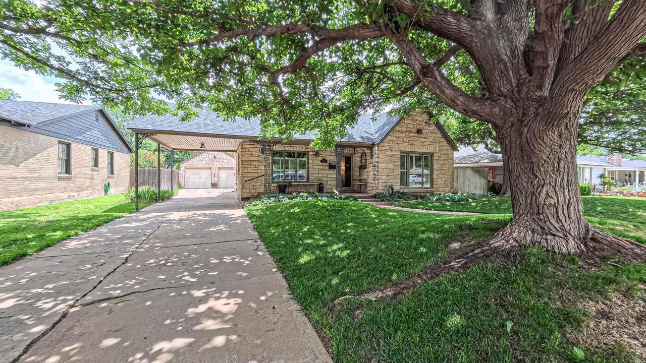1605 Bonham Street - Photo 1