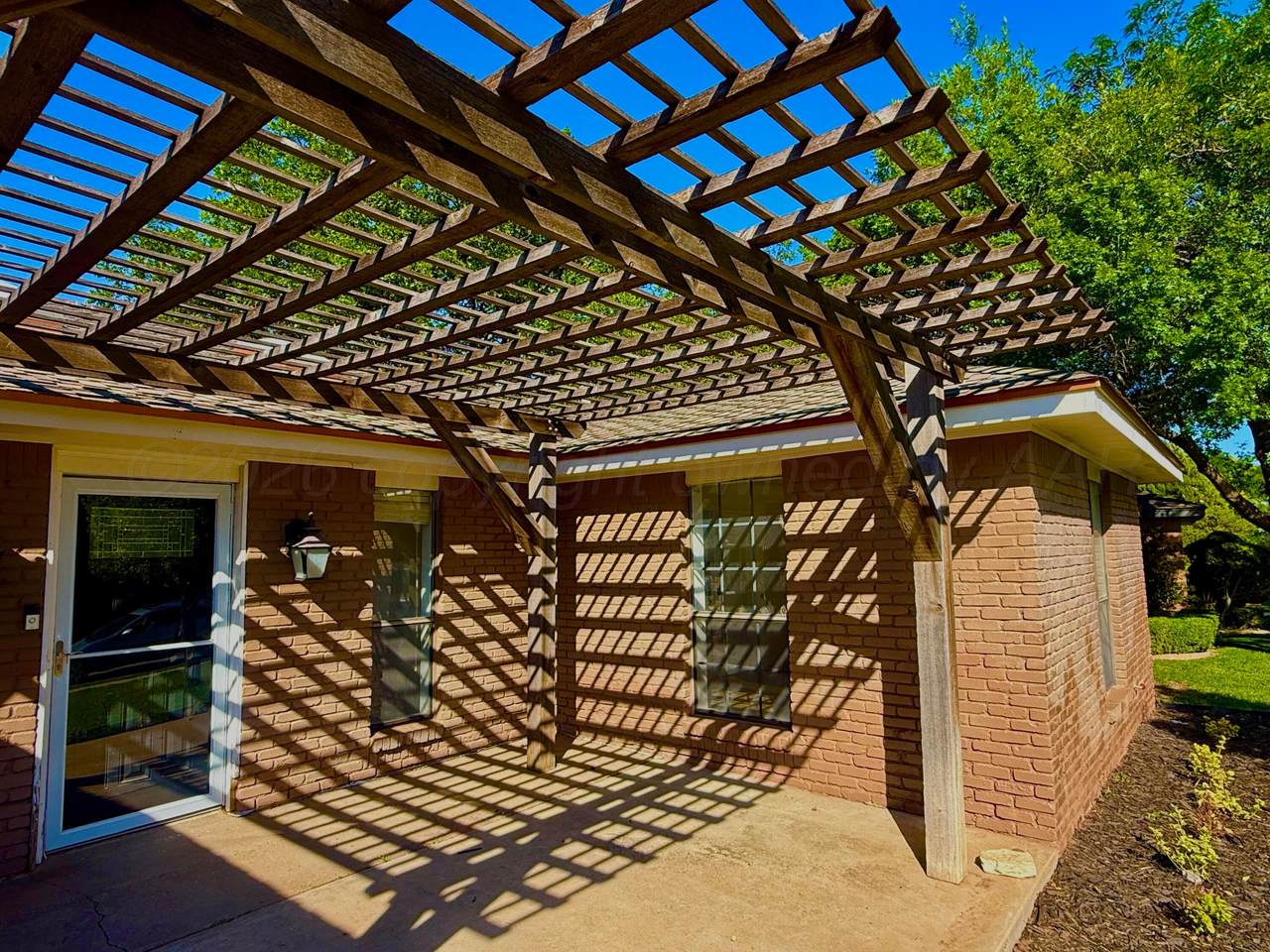 4015 Oakhurst Drive - Photo 1