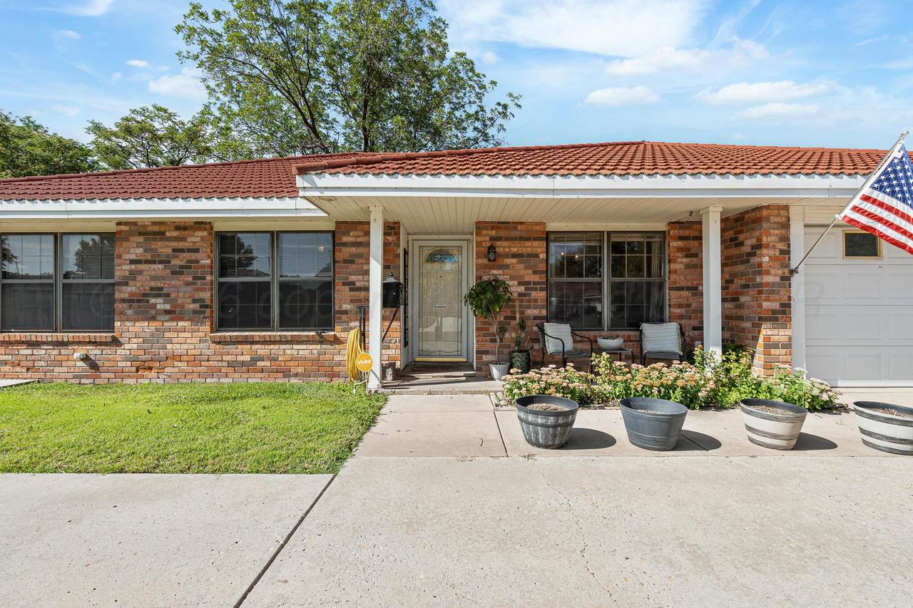 5223 37TH Avenue - Photo 1