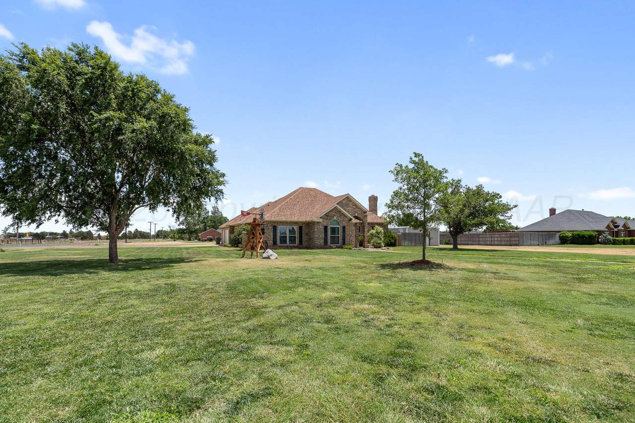 16301 Country Road - Photo 1
