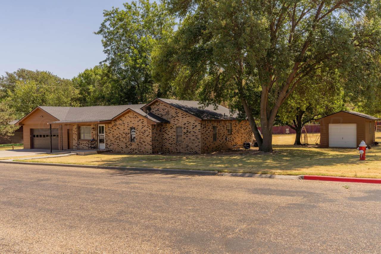 202 11th Street - Photo 1