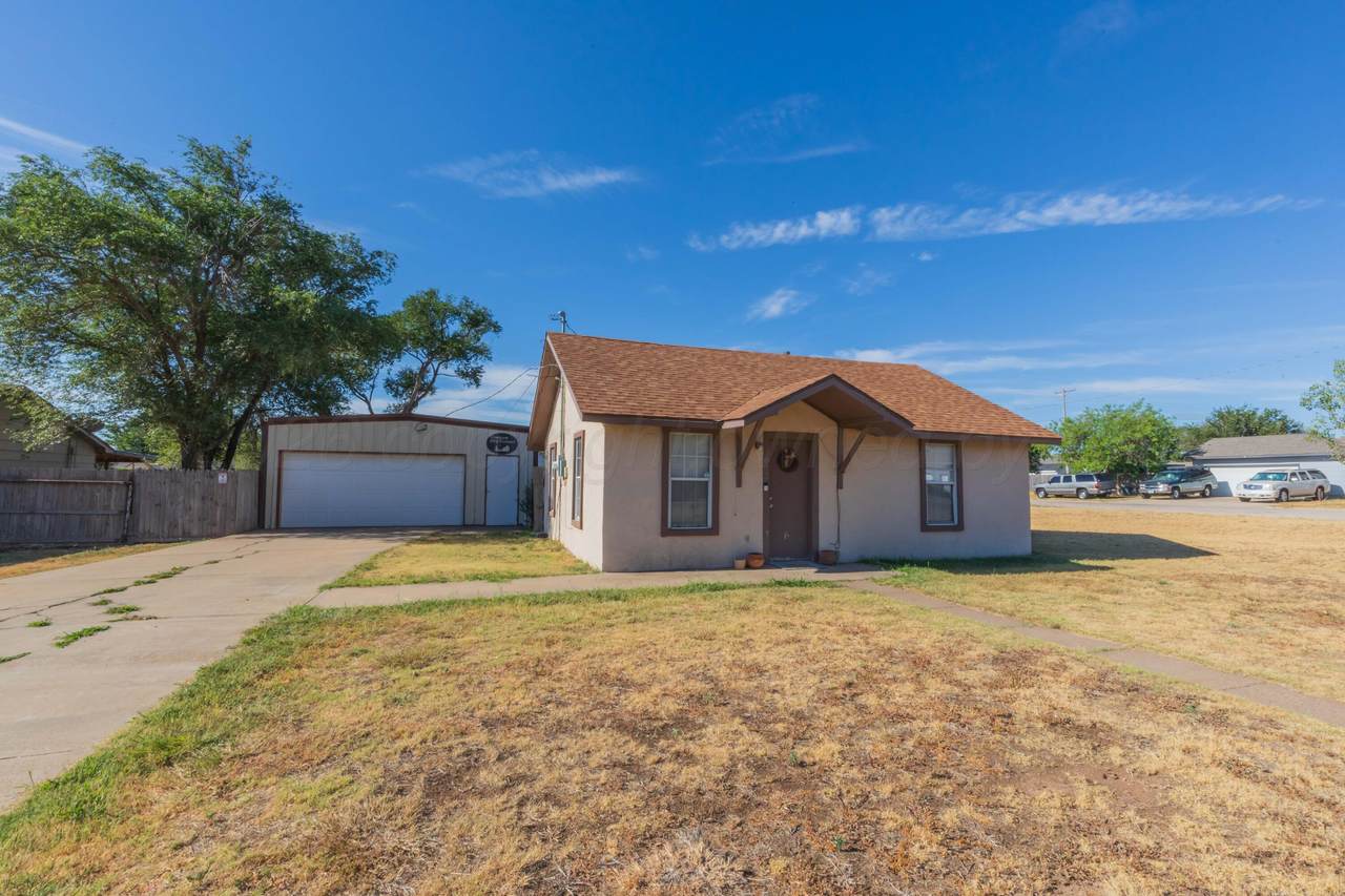 602 9TH Avenue - Photo 1