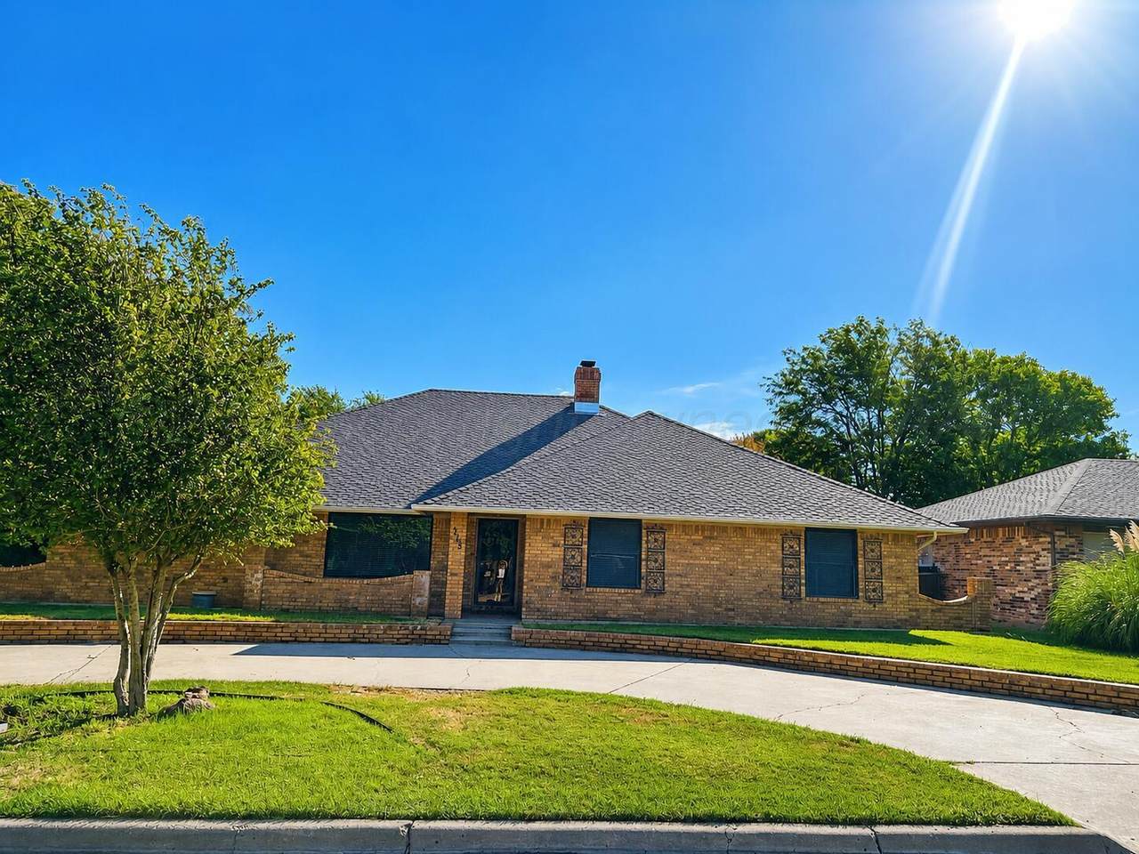 215 Somerset Street - Photo 1