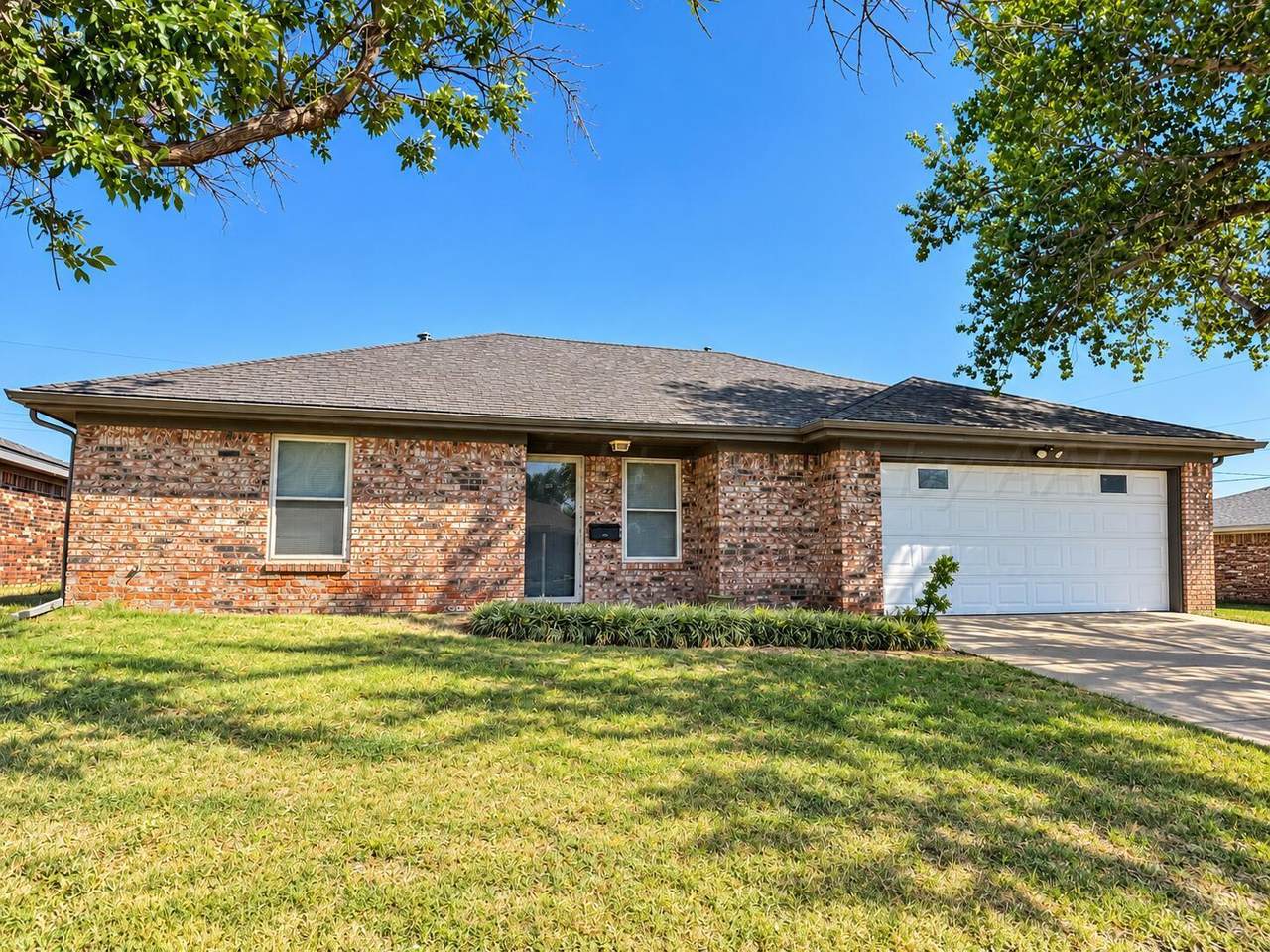 1100 Sugarloaf Drive - Photo 1