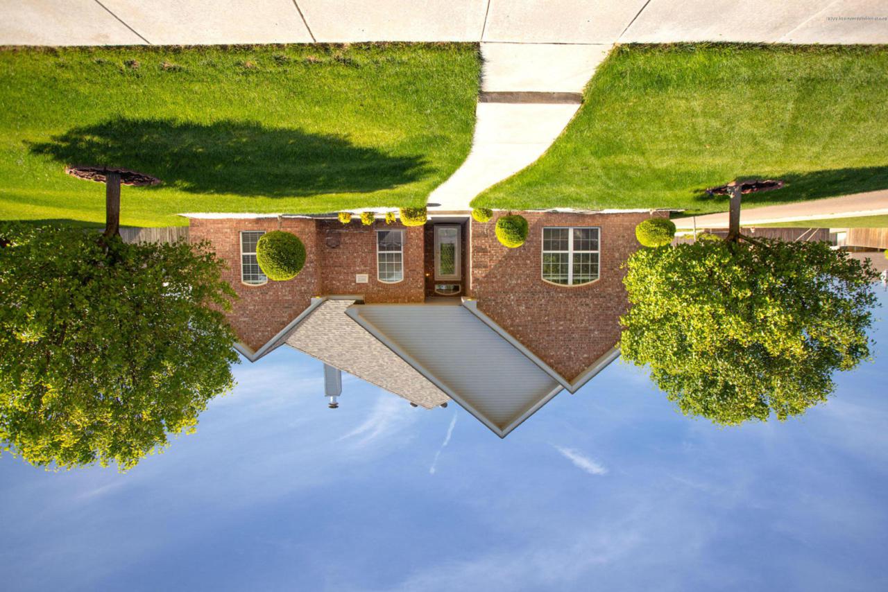 1412 Stardust Ln - Photo 1