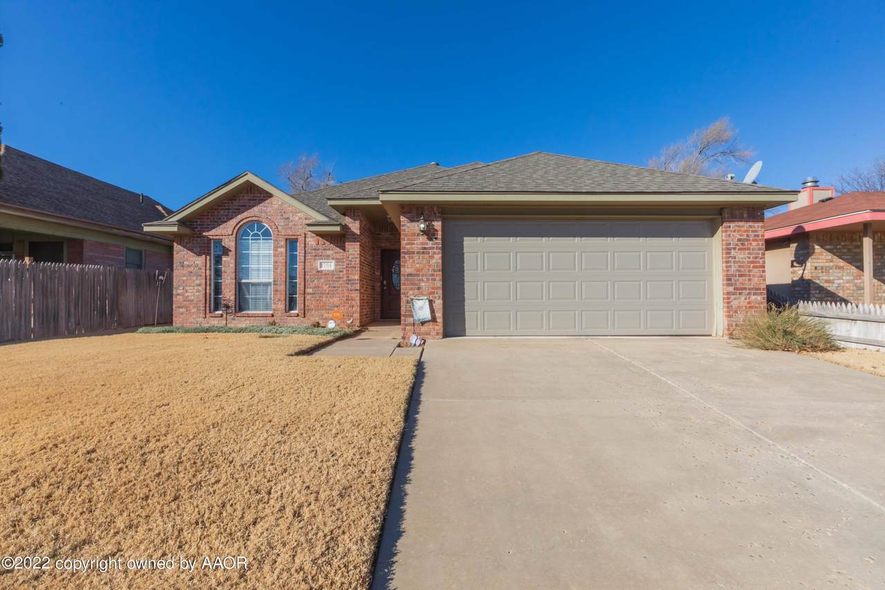 1704 Broadmoor St - Photo 1