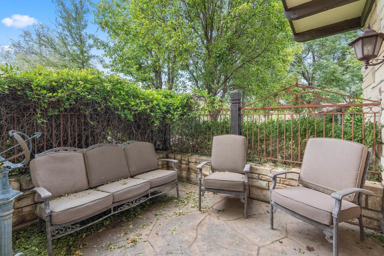 3211 Bowie - Photo 1