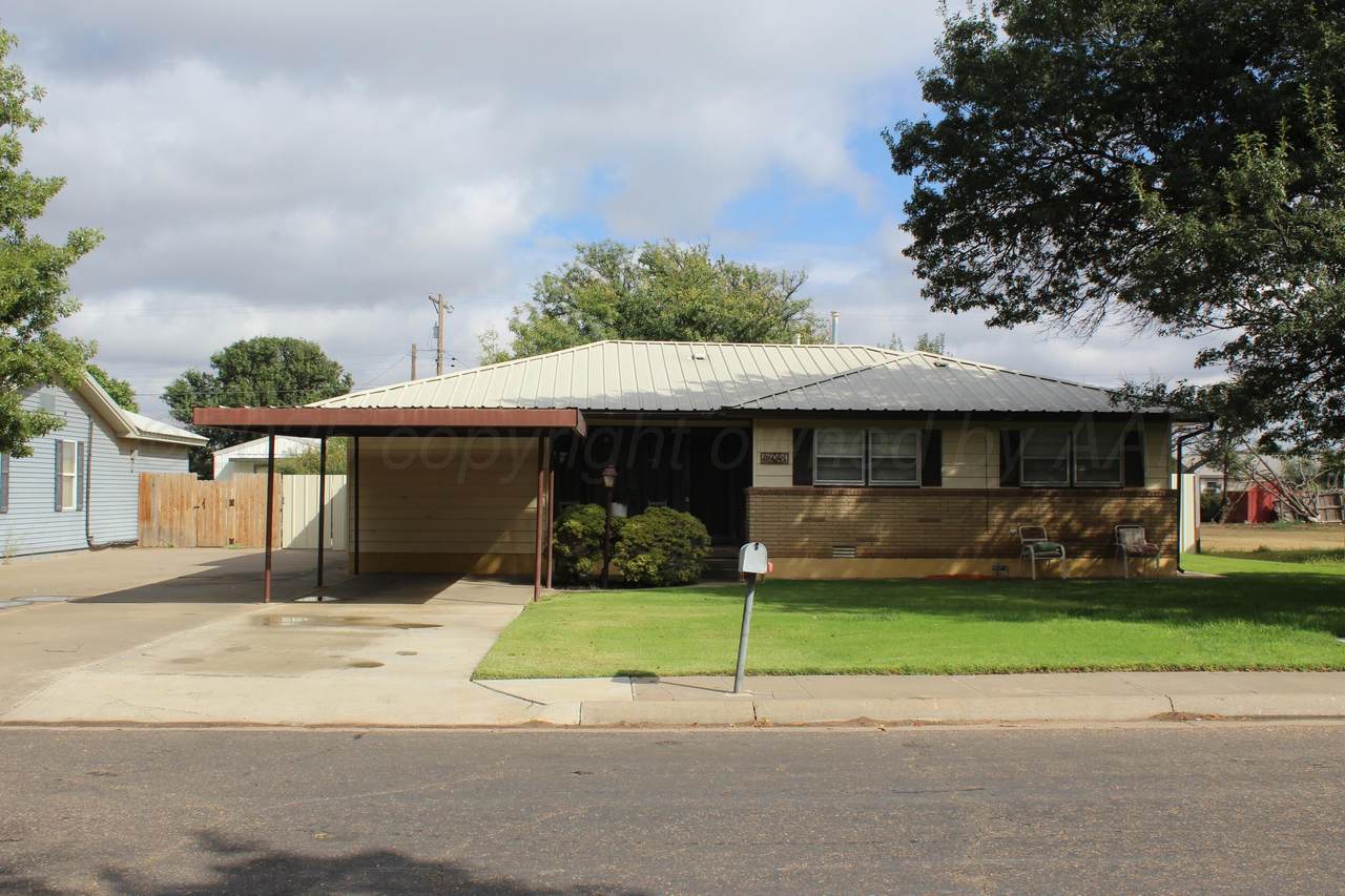 606 8th Street - Photo 1