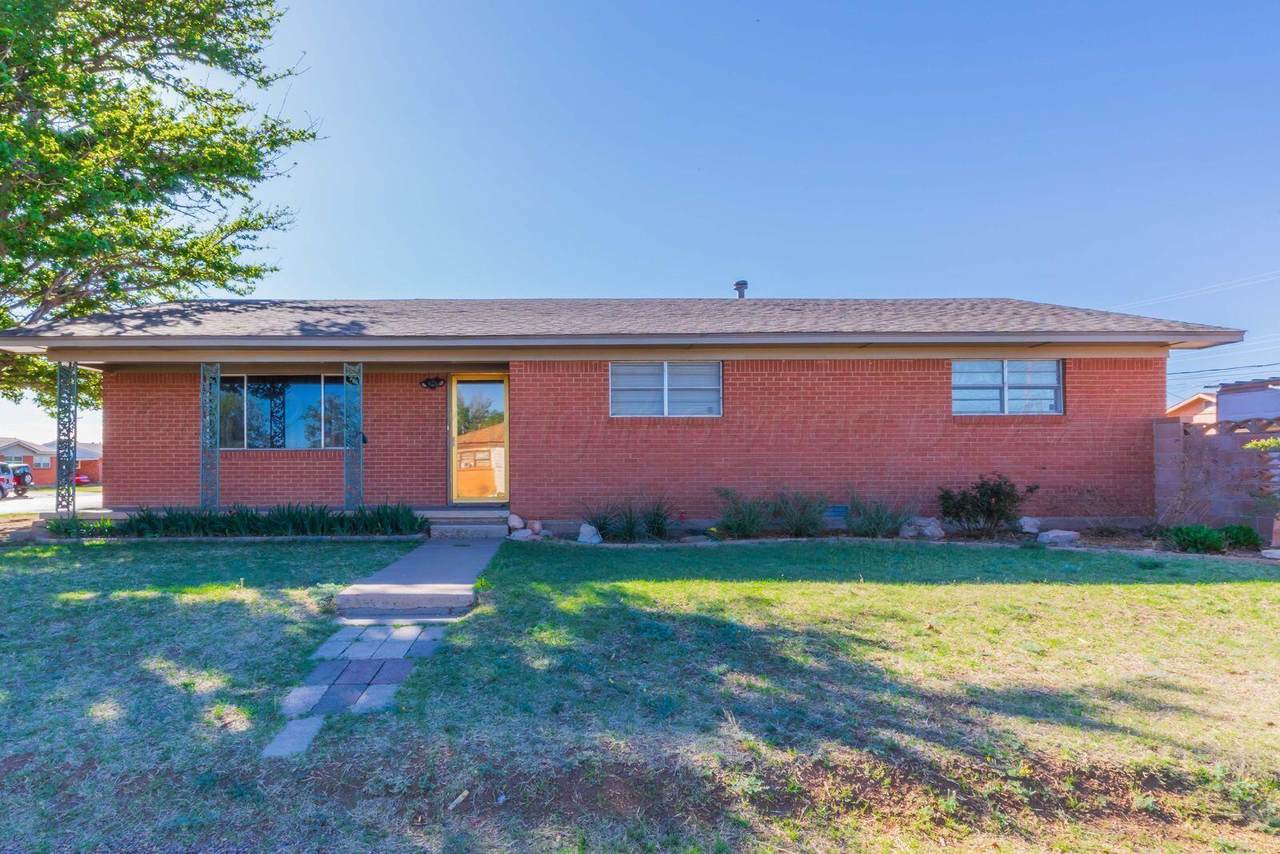 300 Vaughn Avenue - Photo 1