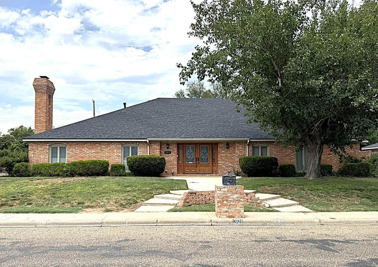 301 10TH Avenue - Photo 1