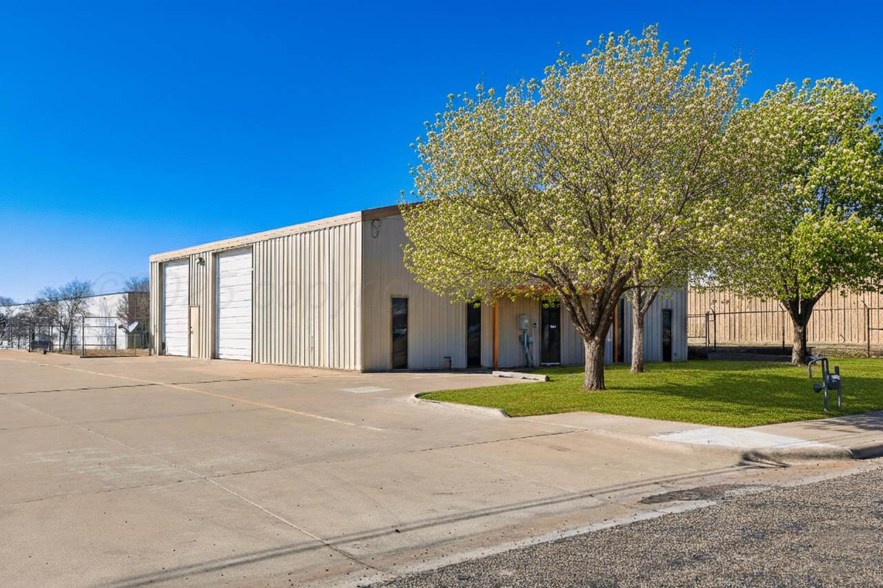 1041 Forest Street - Photo 1