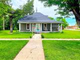 302 Baylor Street - Photo 2