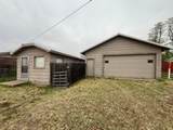 300 Avenue E - Photo 18