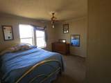 8400 Sandlewood Avenue - Photo 16