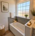 1806 Fox Hollow Avenue - Photo 4