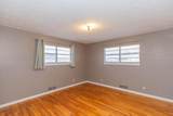 300 Vaughn Avenue - Photo 17