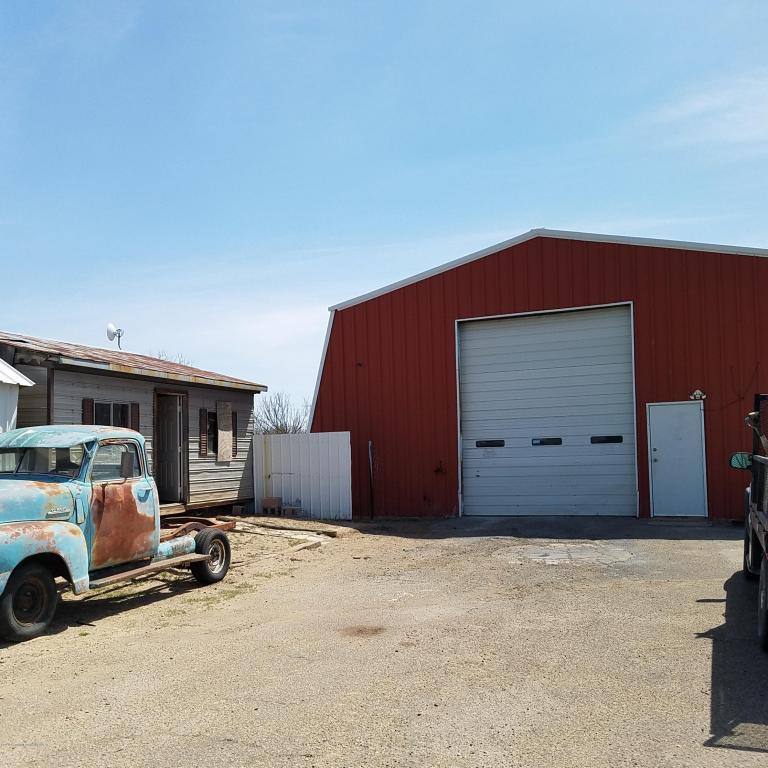 1813 Fairlanes Blvd - Photo 1