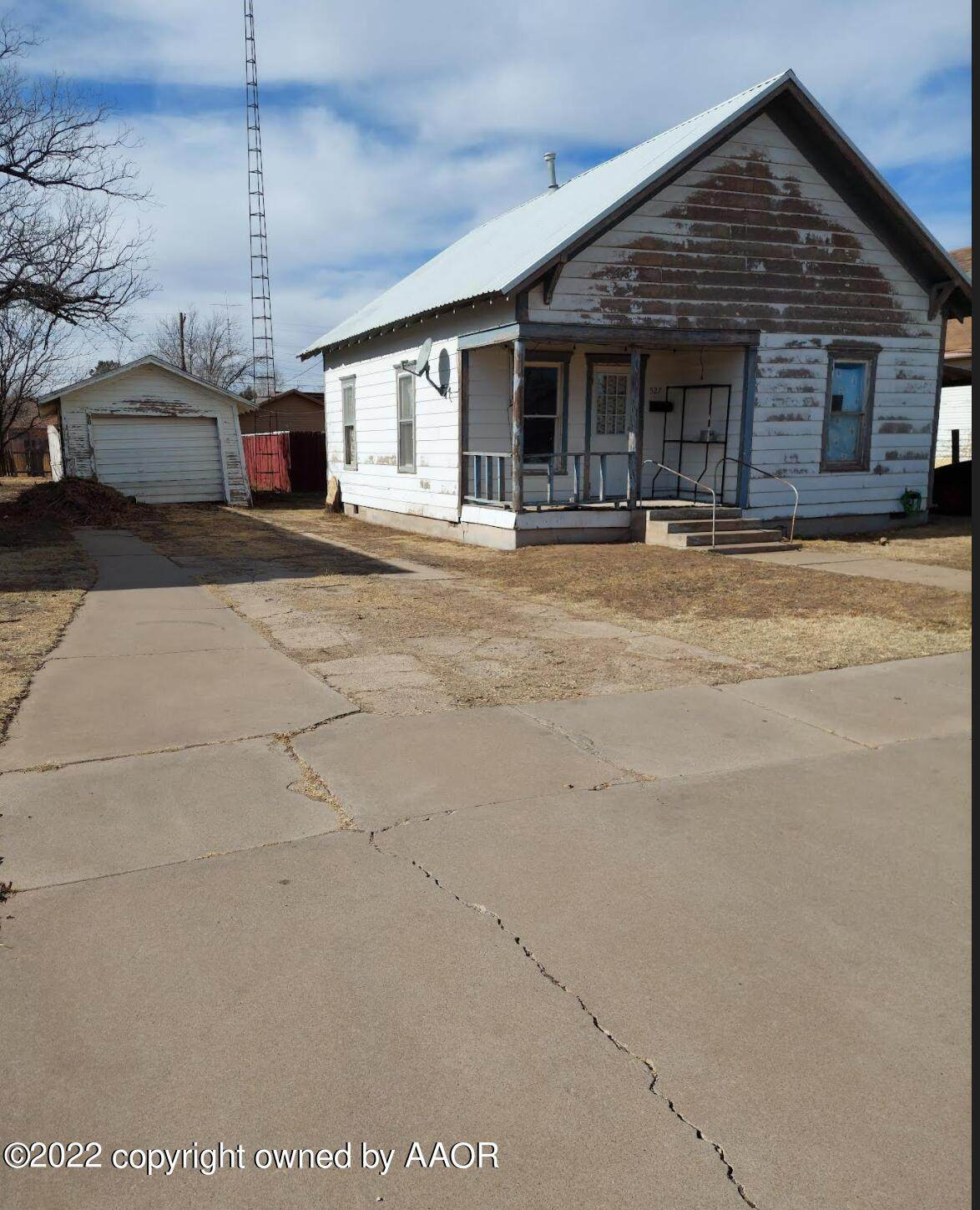 527 Briscoe - Photo 1