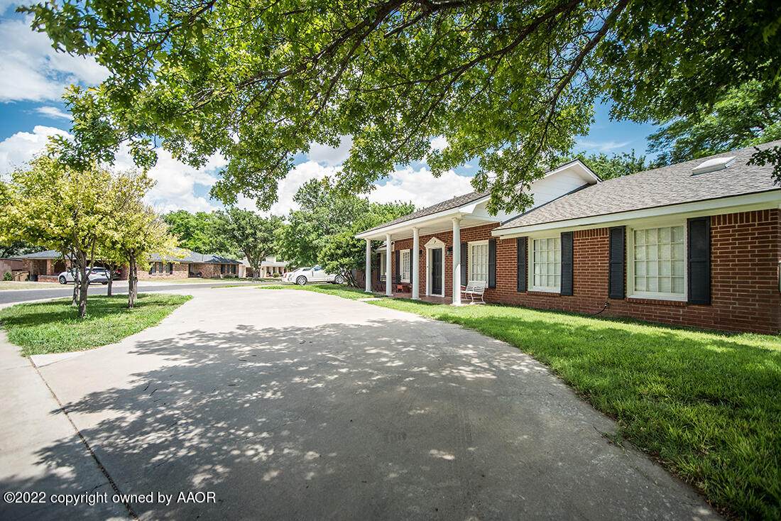 28 Village Dr - Photo 1