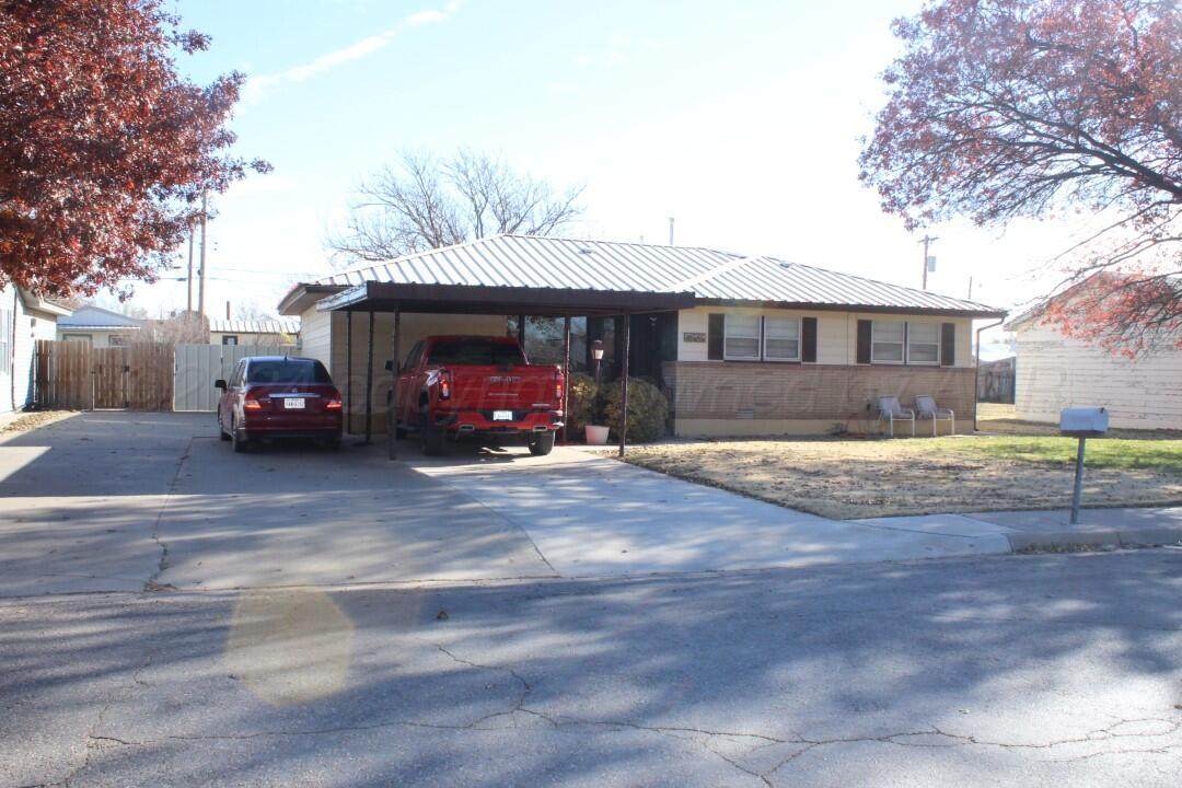 606 8th Street - Photo 1