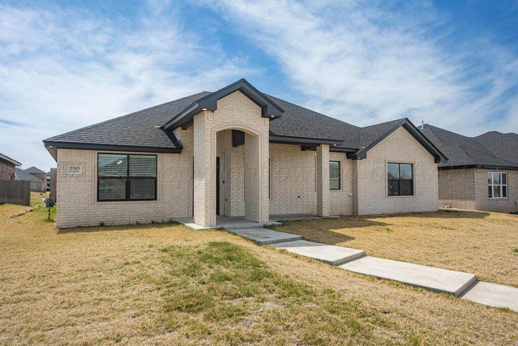 2703 Daytona Avenue - Photo 1